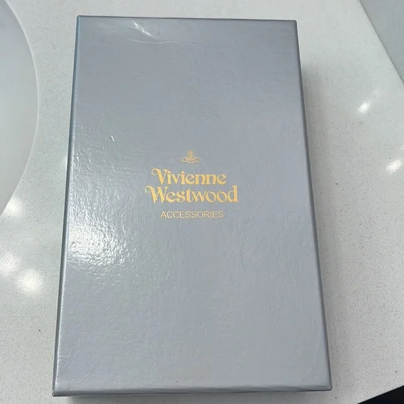 Vivienne Westwood zip wallet in box. - Picture 11 of 12
